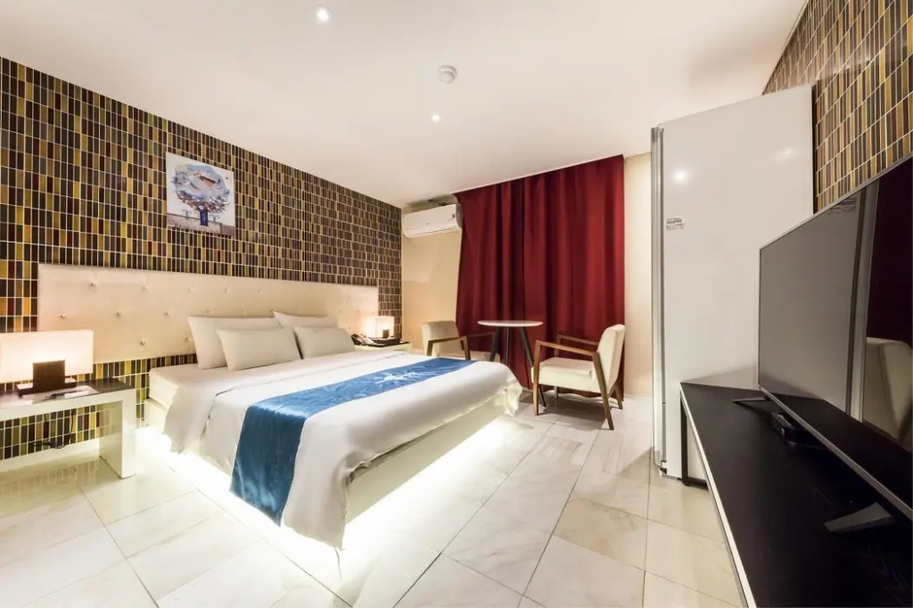 Hotel The Blue Cheonho
