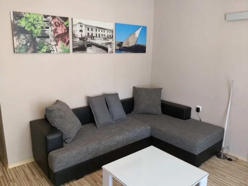 Emperor Apartment4 Star Accommodation for the Price of 3