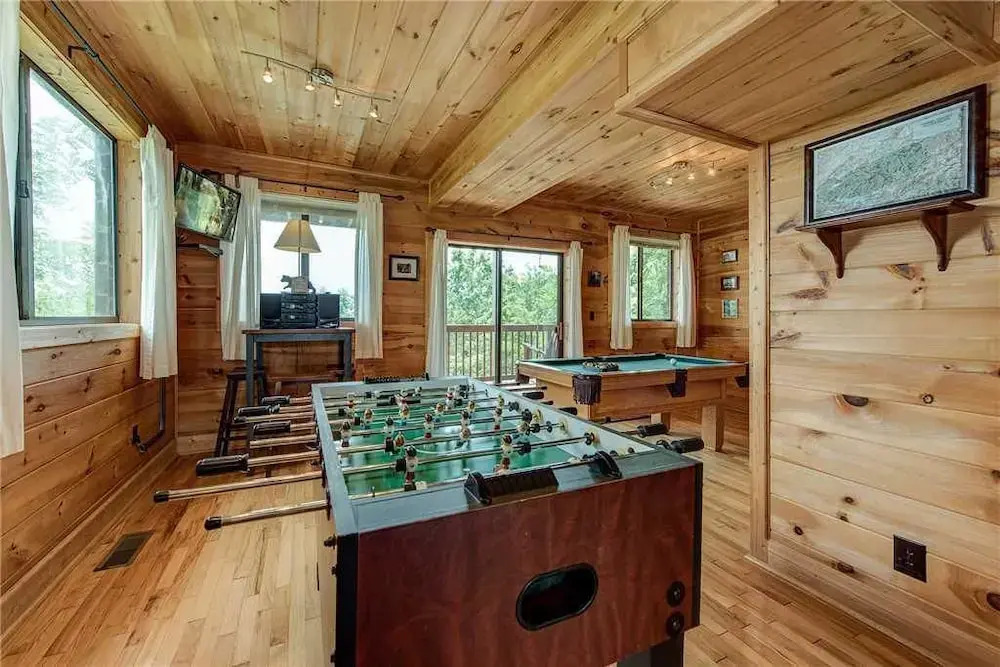 Smoky Mountain View 3 Bedroom Home with Hot Tub