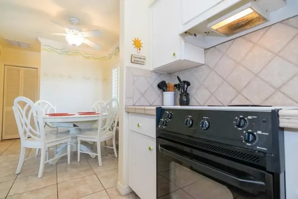 AM Beach Place Unit 6