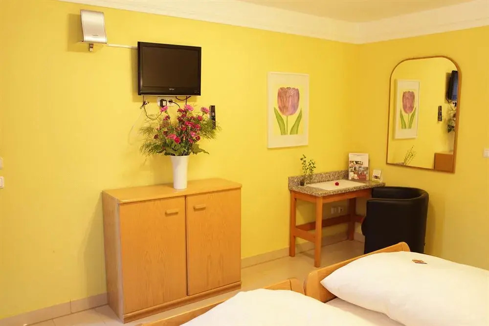 Gasper Business & Garden Hotel
