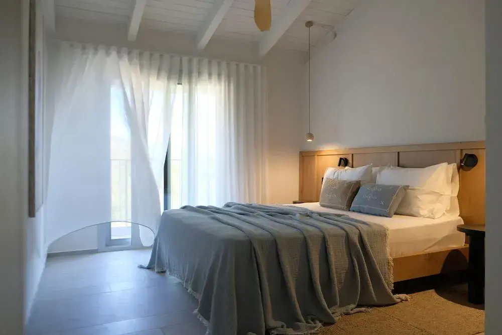 Evia Bay Suites and Retreats