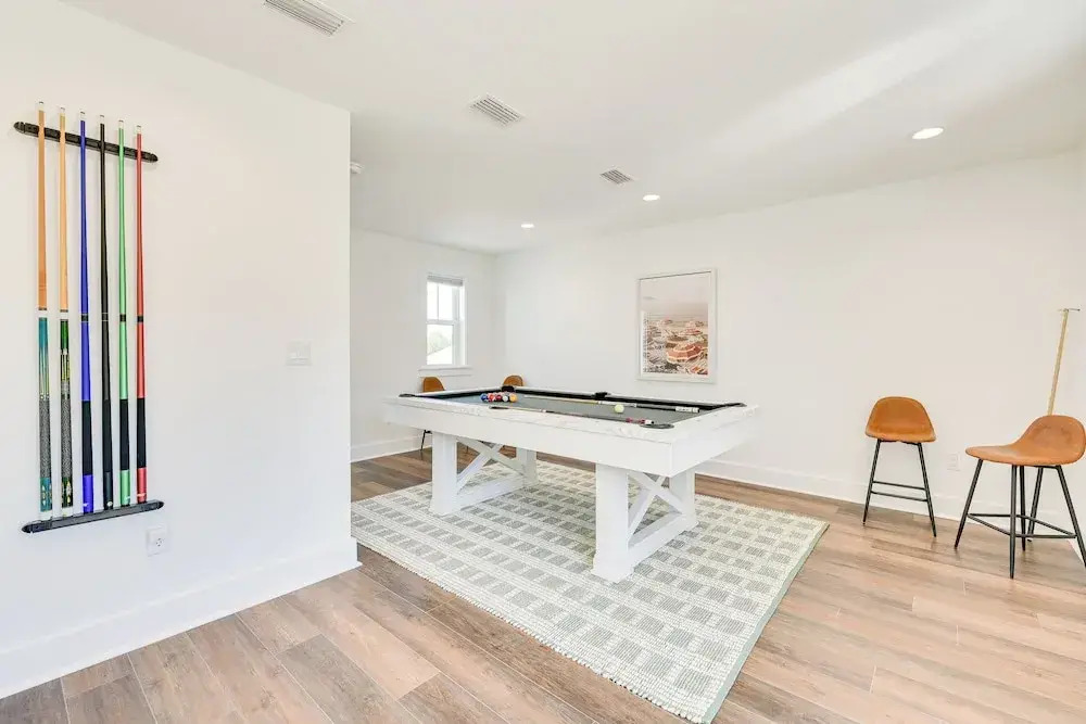 Florida Home - Grill & Pool Table, Walk to Beach