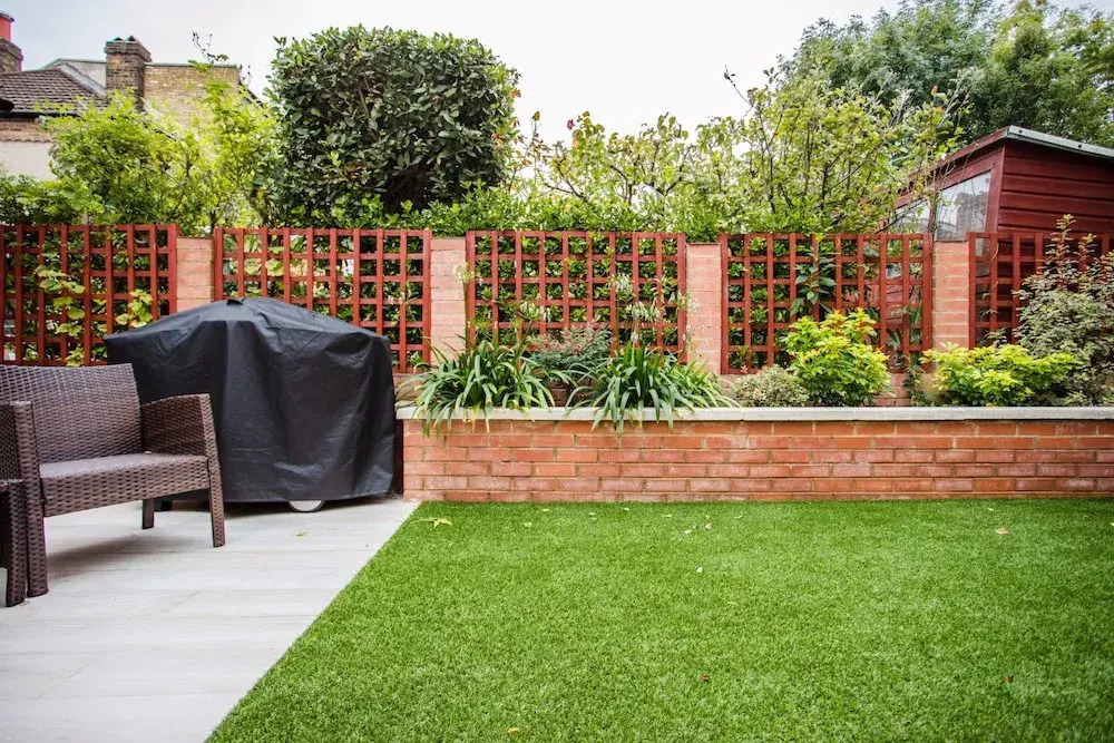 3 Bedroom Home With Skylight and Garden