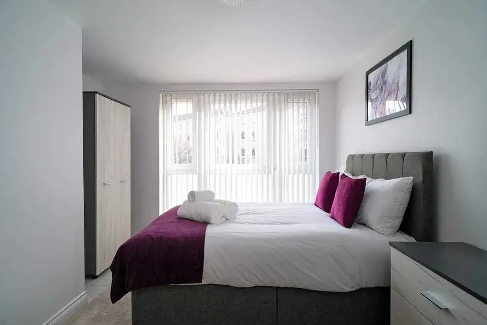 Modern Bright Apartment Near Centre
