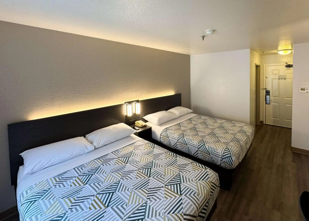 Motel 6-Glenview, IL - Chicago North