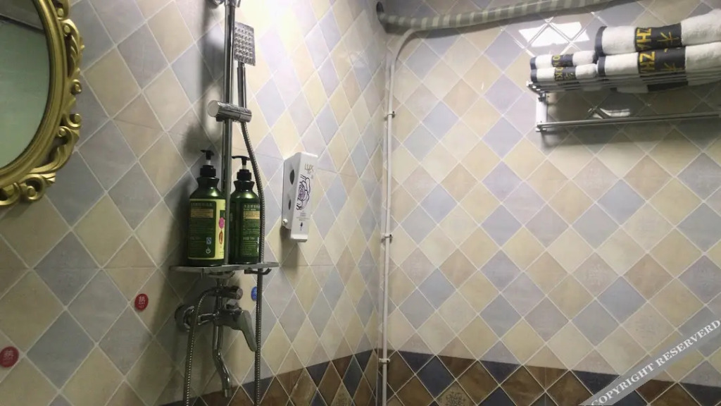 Hebi Weekend Inn