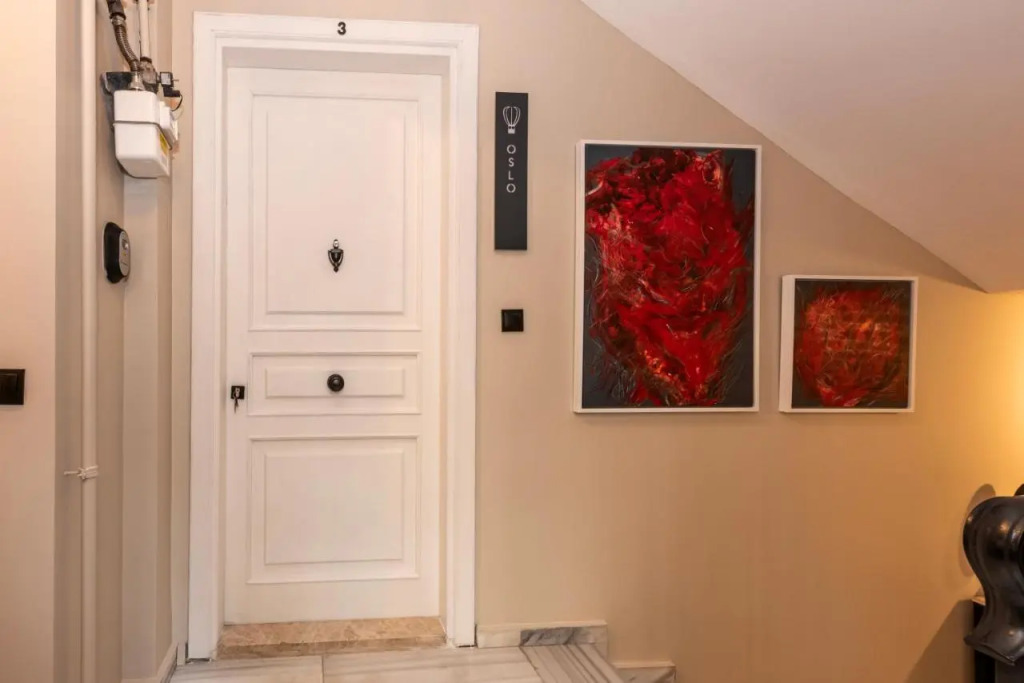Bguest Pera Suites