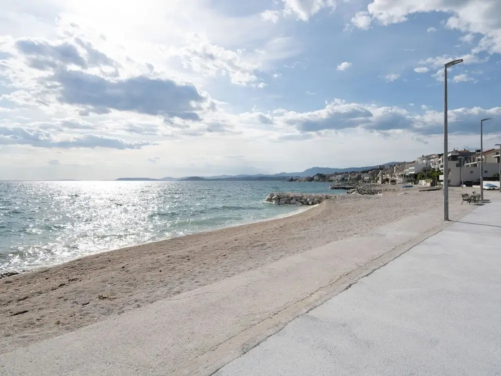 Simplistic Villa in Podstrana with Patio near Adriatic Sea