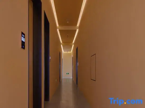 WOPAI Designer Hotel (Suzhou Guanqian Street Yangyuxiang Subway Station Branch)