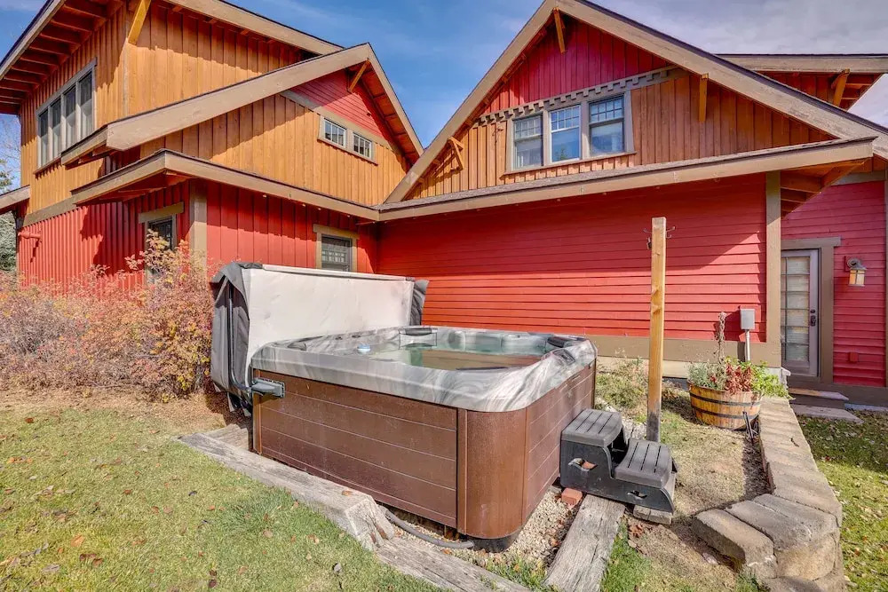 Quiet Fraser Family Escape: Hot Tub & Front Porch!