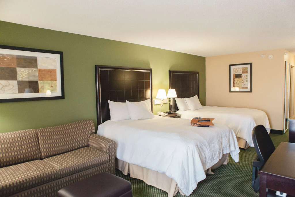 Hampton Inn Bloomington West