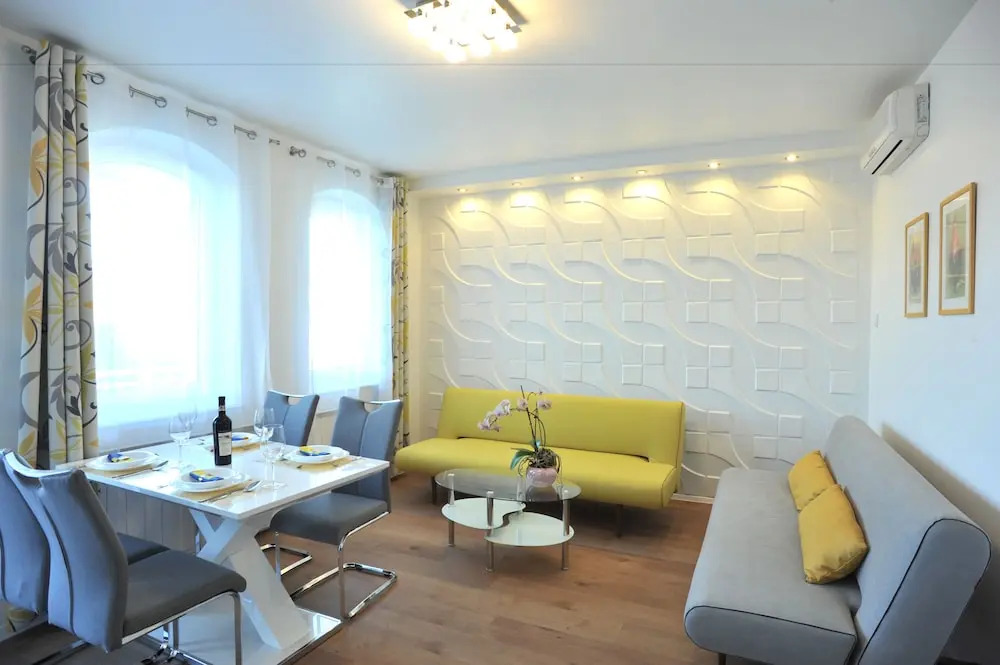 Hillside Premium Apartments