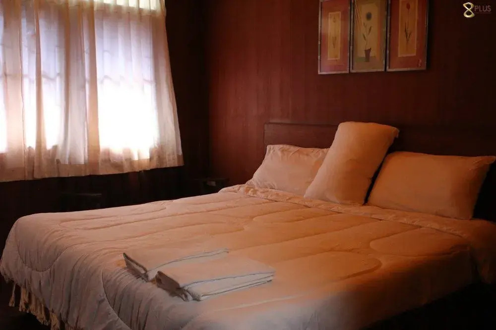 8 Plus Hotel