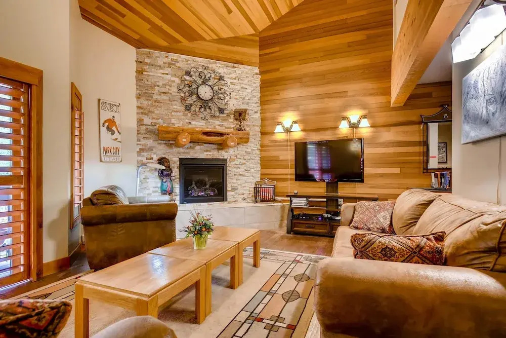 Lakeside 1687 by Park City Lodging