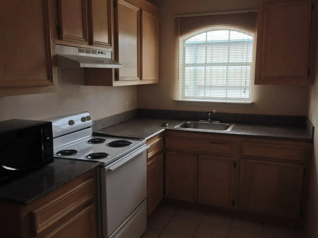 Camelot Inn  Suites McCarty