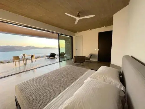 Echoes Suites Milos