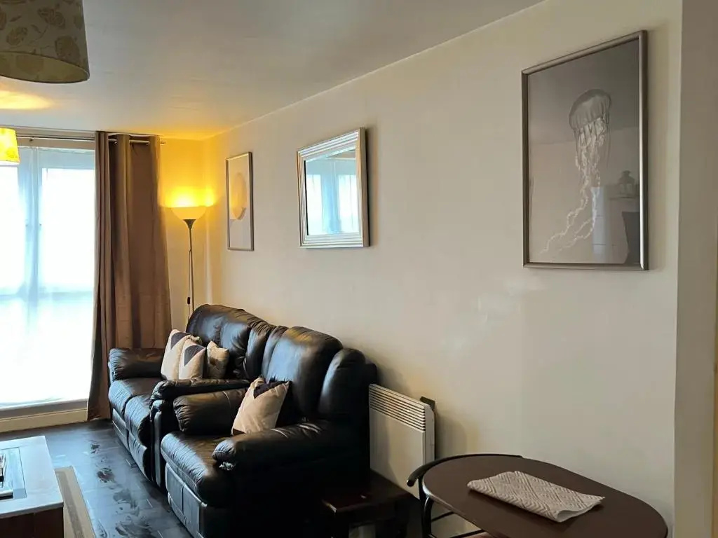 Radiant2 bedroom apartment in the heart of Harlow town