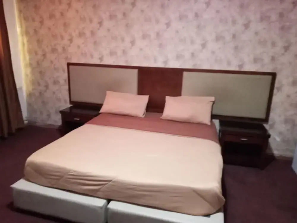 Seleen Hotel Suites