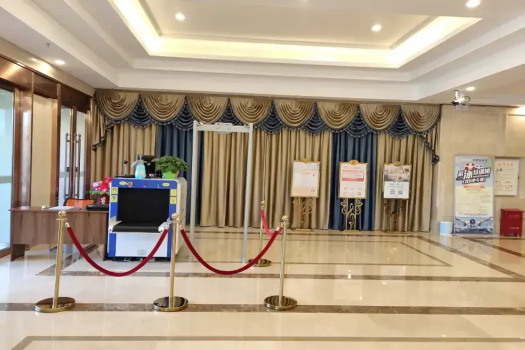 Vienna International Hotel of  Yingbin Road Altay Airport