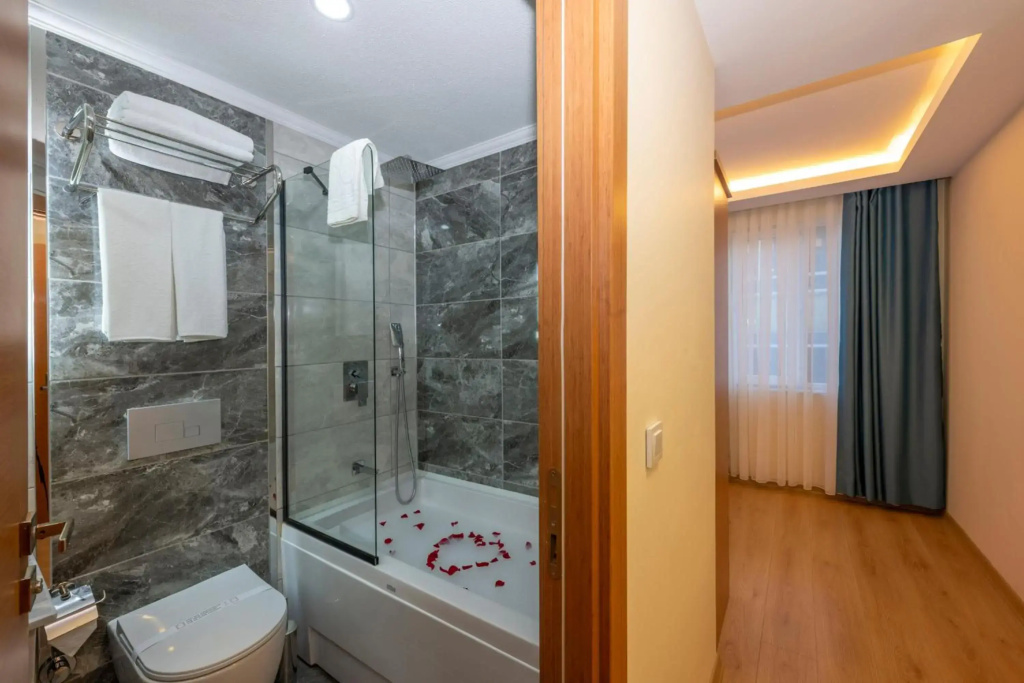 DIAMOND Luxury Hotel