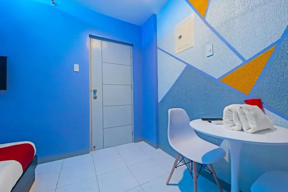 OYO 896 Silverio Suites