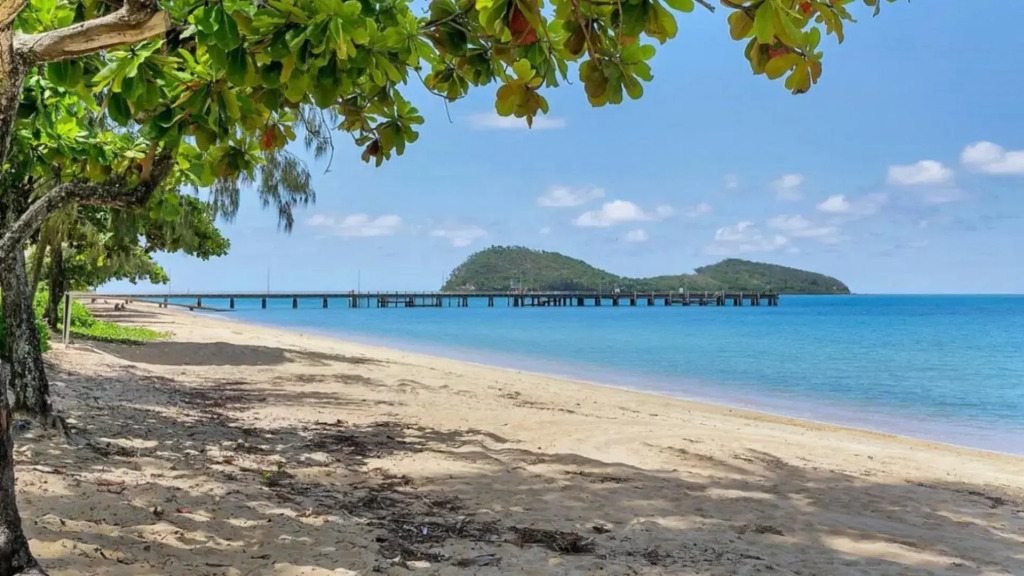 Canopy House - Palm Cove