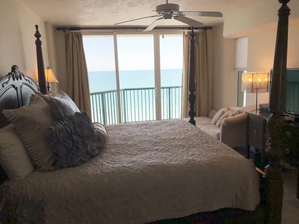 Dimucci TT 1903 3 Bedrooms 3 Bathrooms Condo