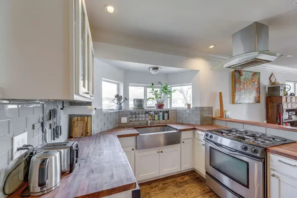 Pet-Friendly Austin Home w/ Private Yard + Deck