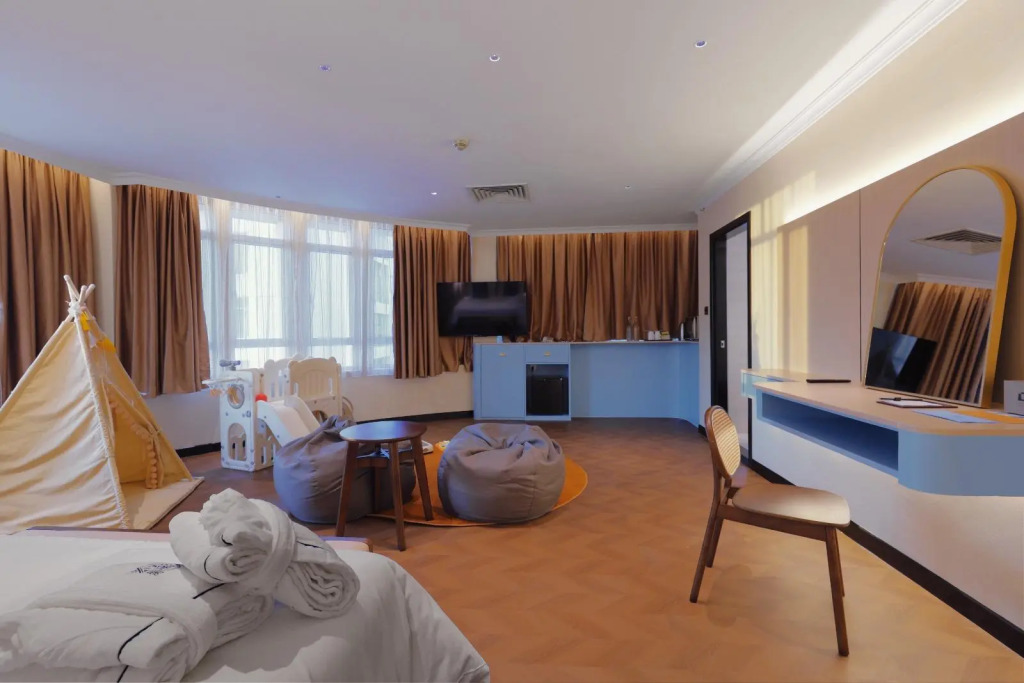 Hotel Sixty3