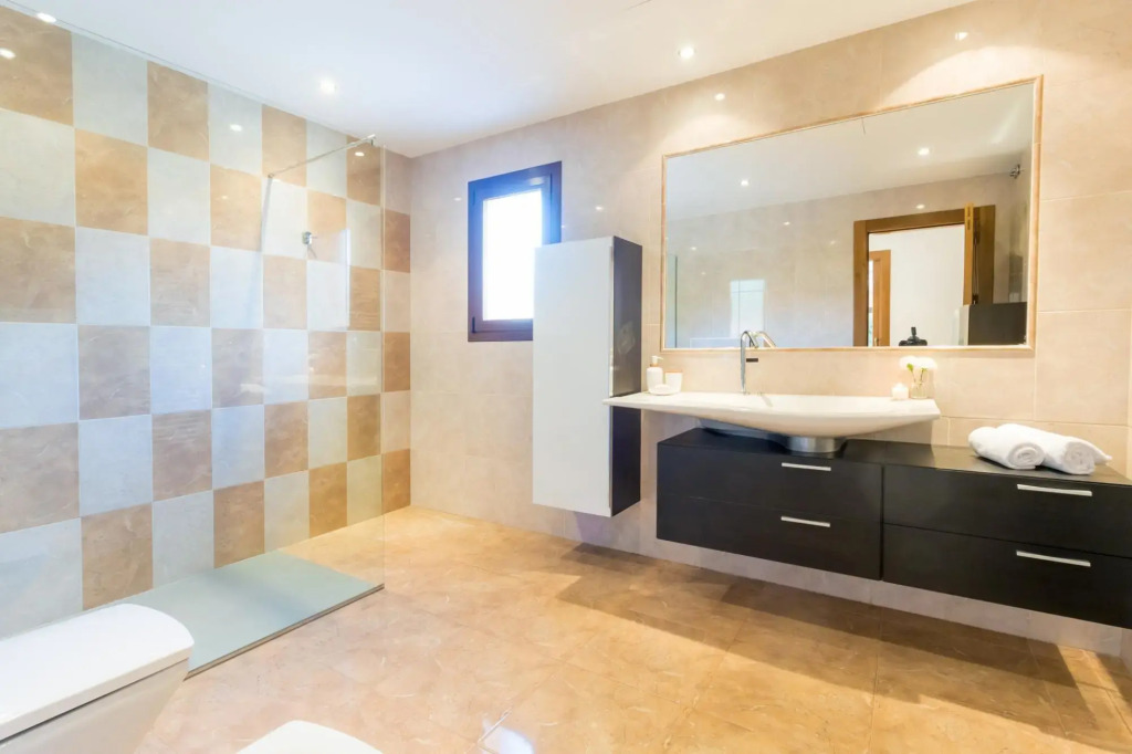Villa Near Ibiza Town Sleeps 1214