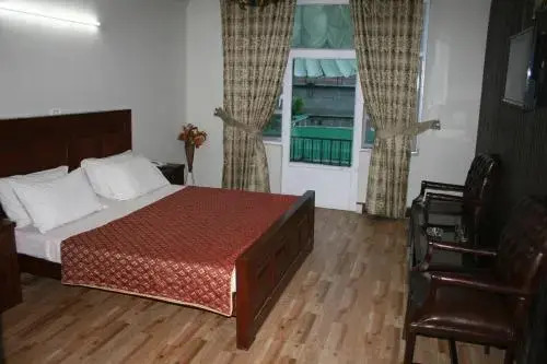 Pine Top Naran