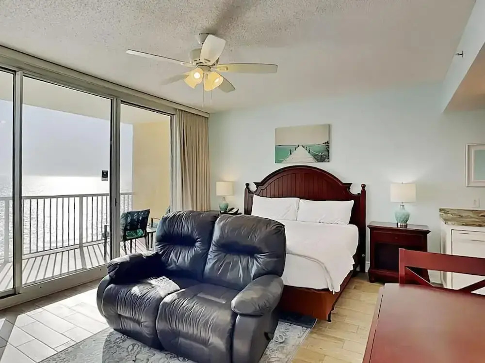 Majestic Beach Towers 1-1412
