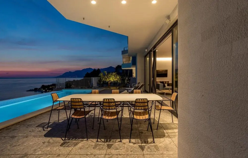 Luxurious Home In Brela