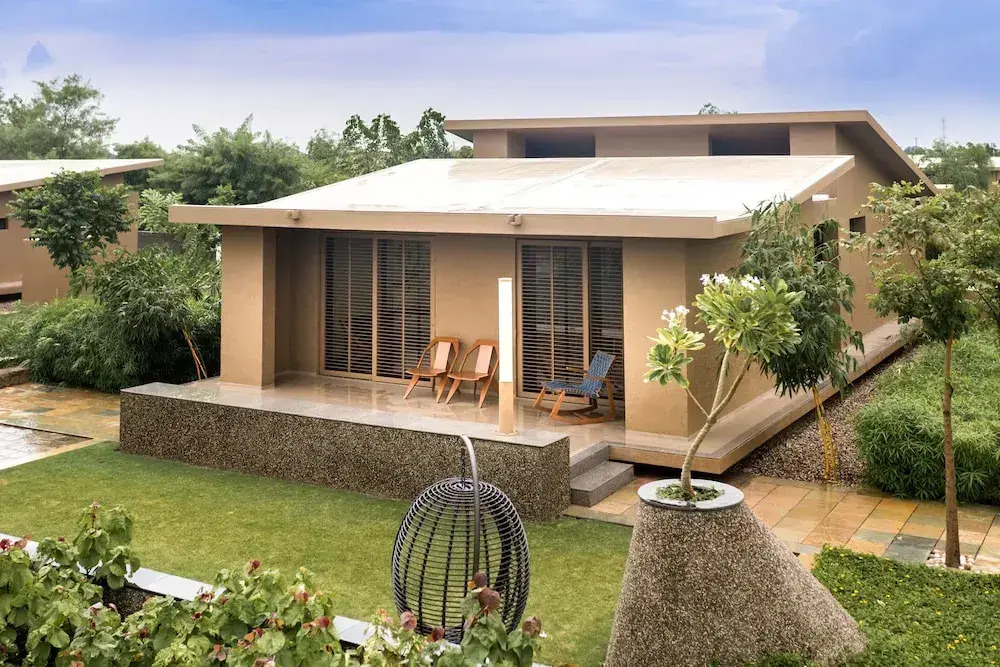 Life At REPOSE- Lake Villas Resort & Club