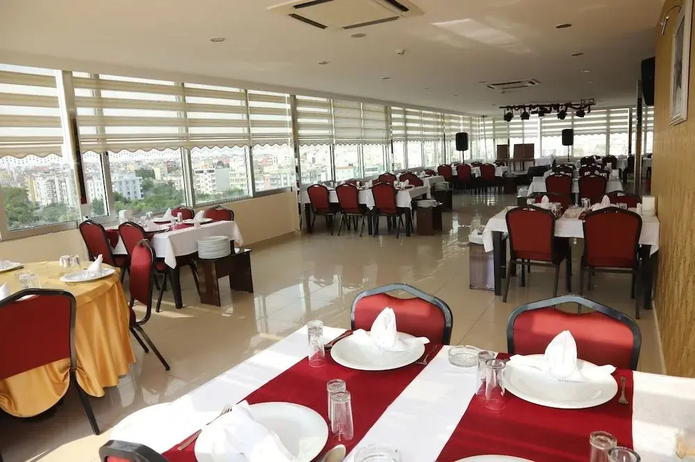 Tella Hotel