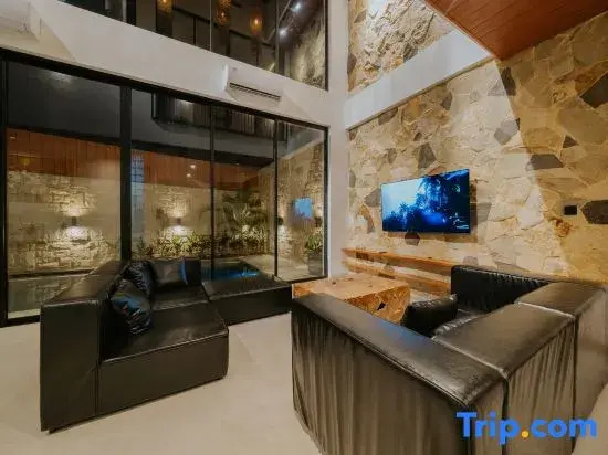 Villa Panda Pandawa - 3 Bedroom Villa with High Ceilings near Pandawa Beach