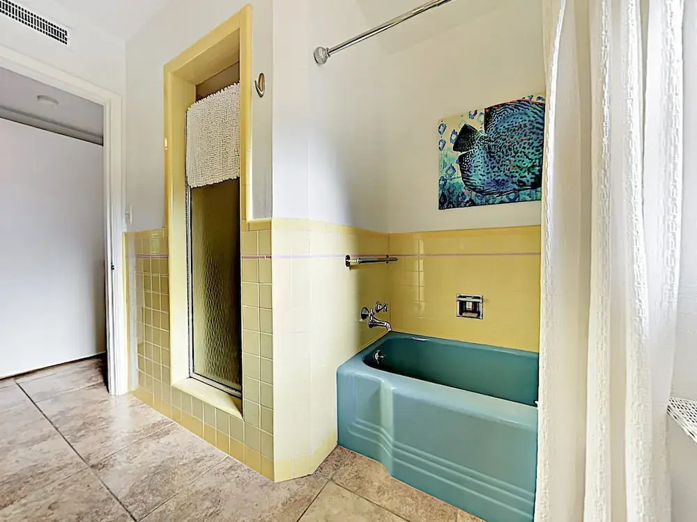 Flamingo House 2 Bedrooms 2 Bathrooms Home