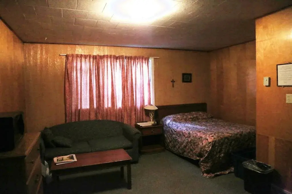 Uptown Motel