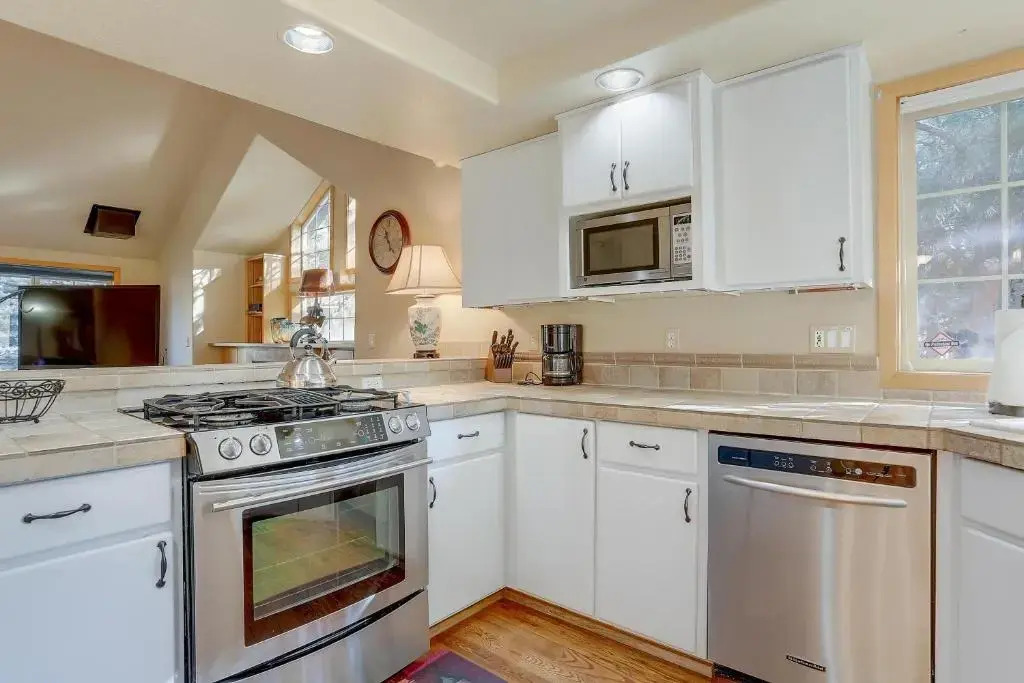13 Ollalie-Great Yard-3BR/3BA