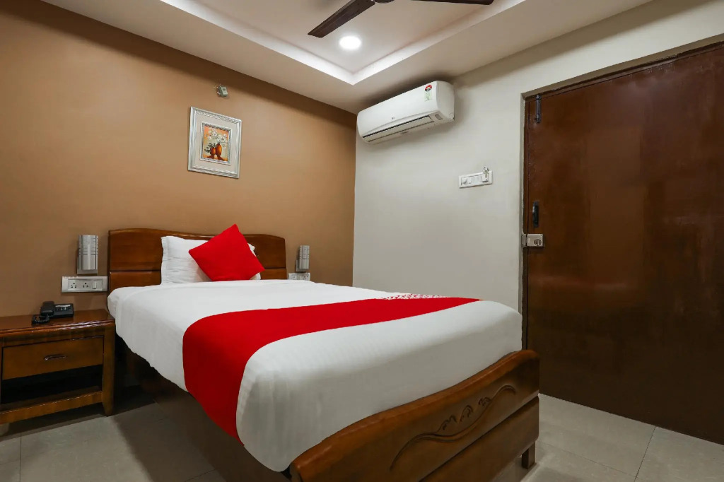 Hotel Padmini Elite