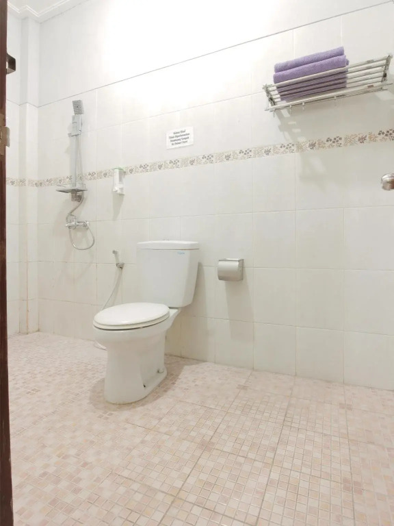 Hotel Sebelas at Jalan Palasari Mitra RedDoorz