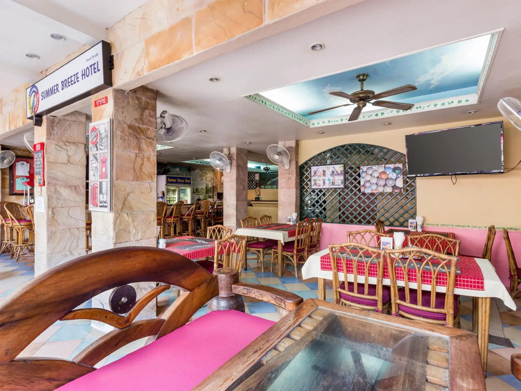Summer Breeze Hotel