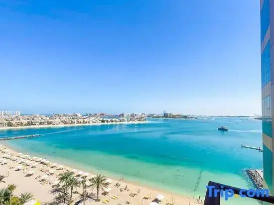 bnbme | Luxury Seaview Retreat with Private Beach