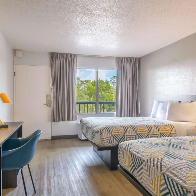 Motel 6-Spring Hill, FL - Weeki Wachee