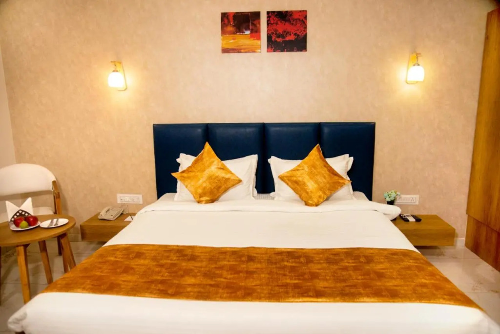 Click Hotel Tulsi
