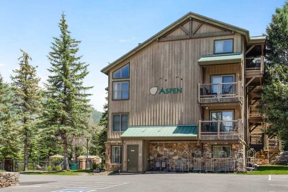 Bluegreens StreamSide at Vail
