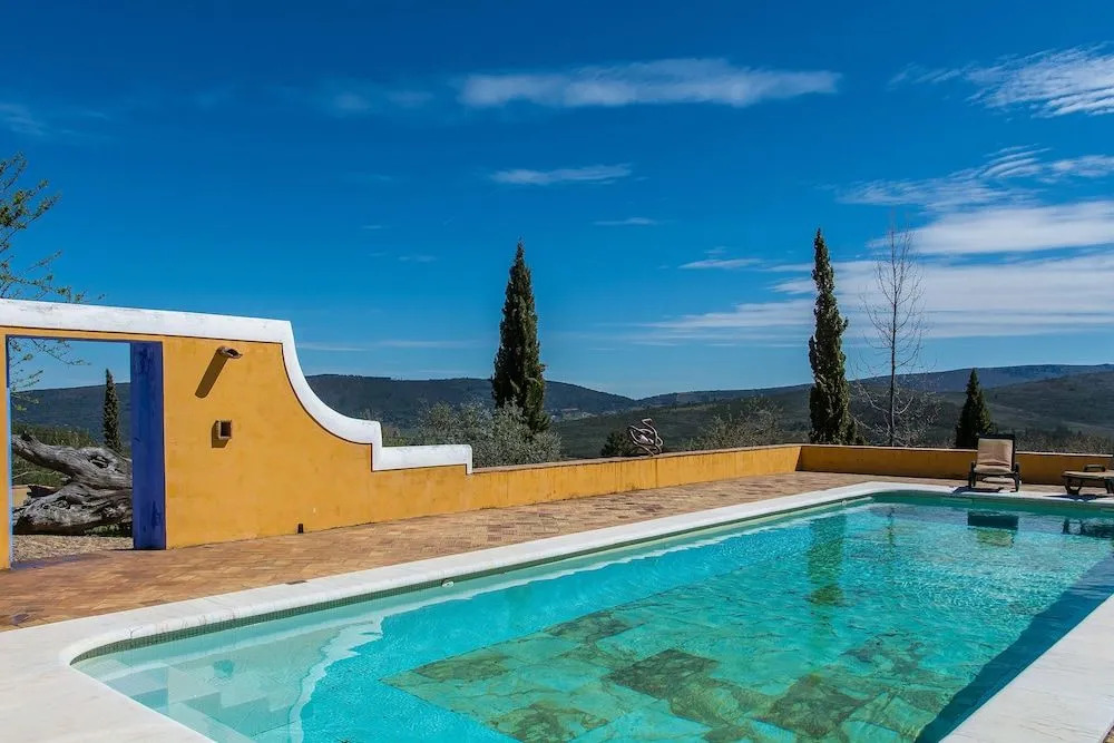 Quinta do Barrieiro - Art Selection by Maria Leal da Costa