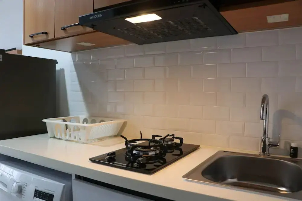 Fancy And Nice Studio Room At West Vista Apartment