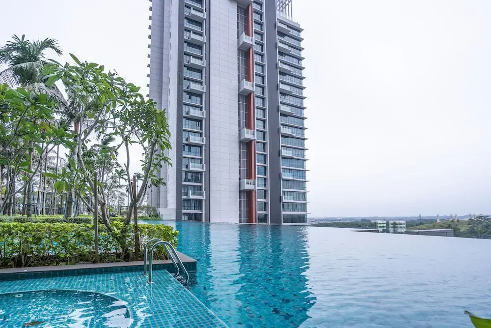 Grand Medini by RR JBcity